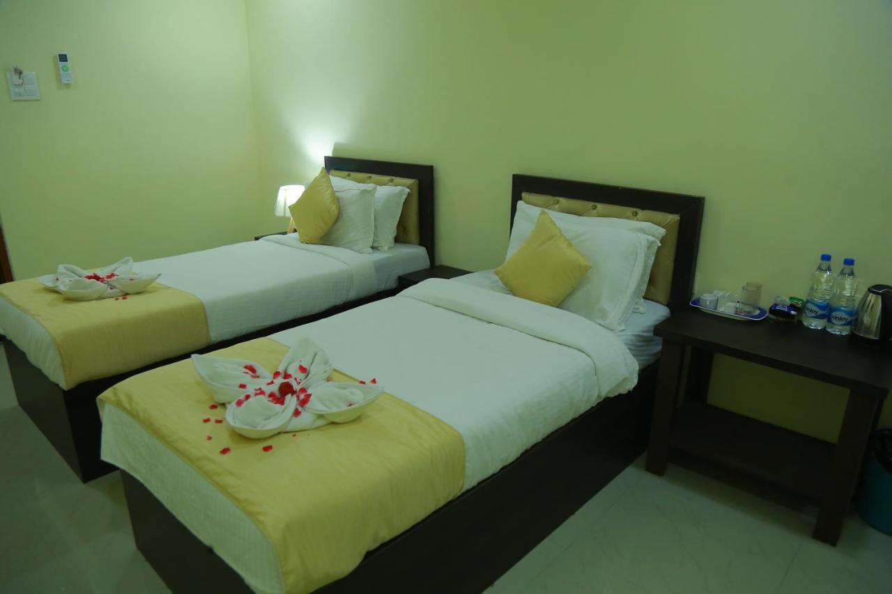 Hotel Sky Park Shamshabad Exterior foto