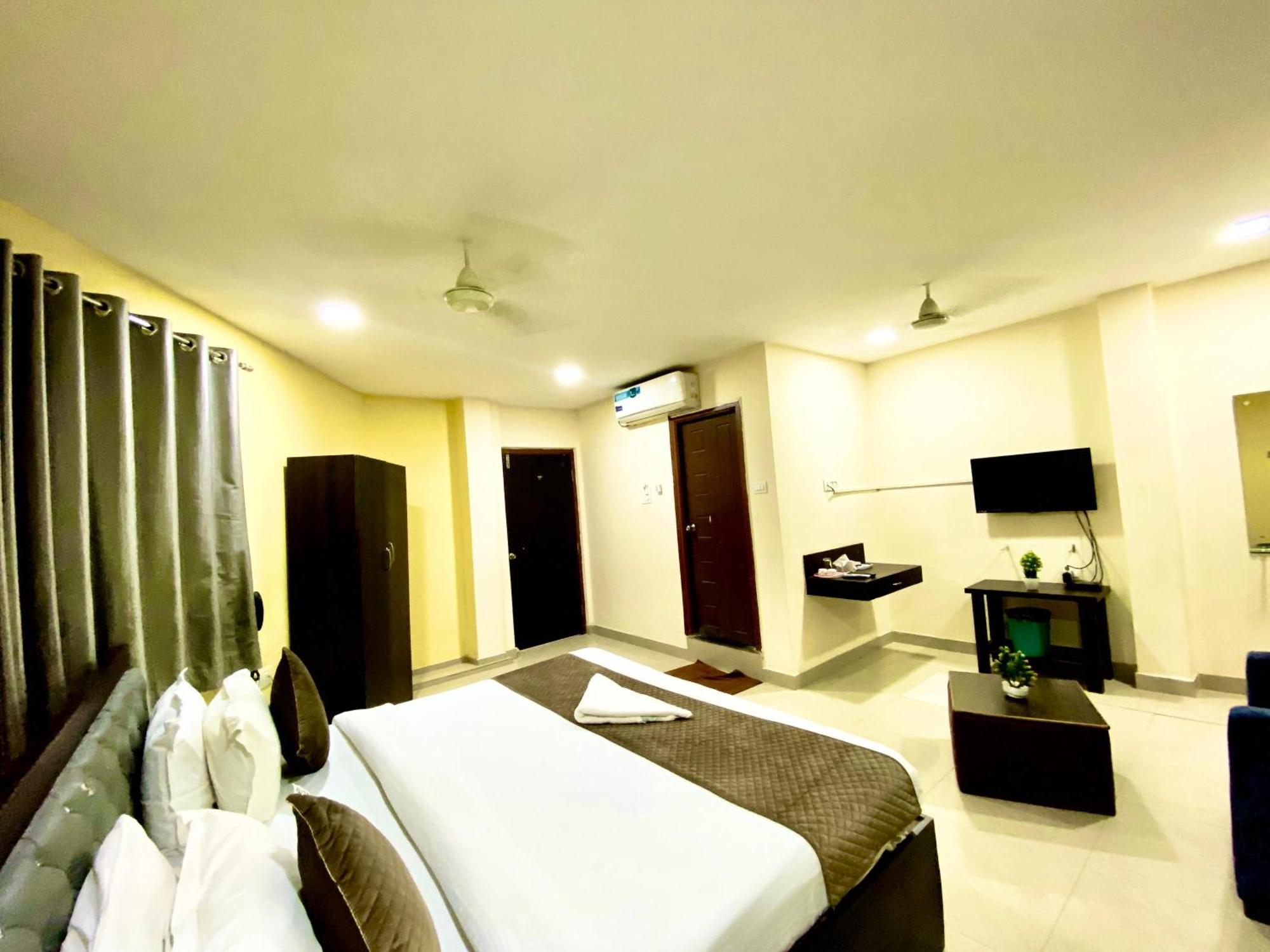 Hotel Sky Park Shamshabad Exterior foto