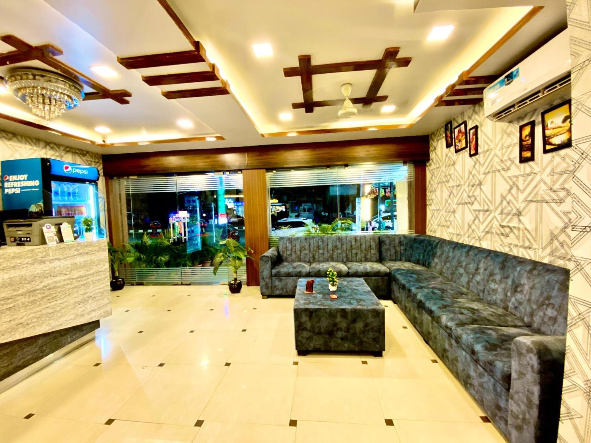 Hotel Sky Park Shamshabad Exterior foto
